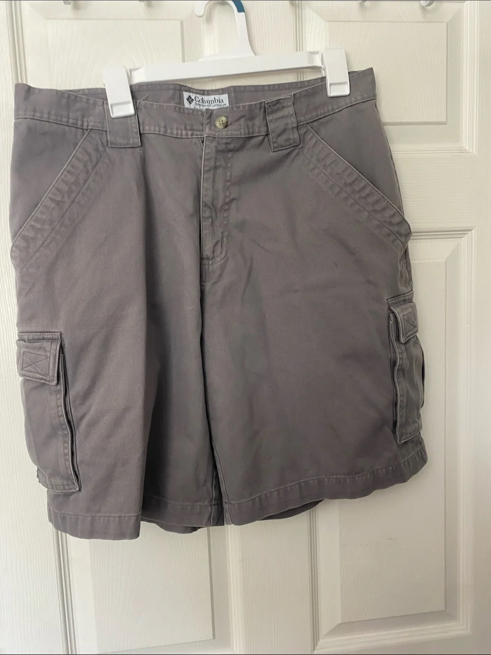 Columbia Men’s Gray Cargo Shorts - Classic Utility Style